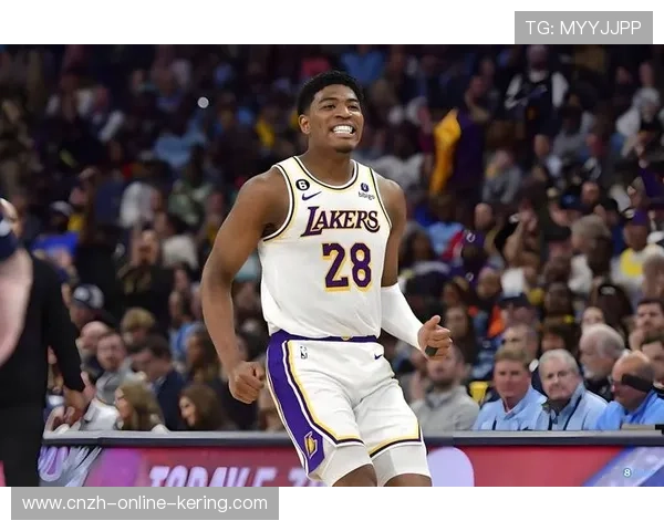 八村塁篮板空切得分，湖人锋线稳定输出